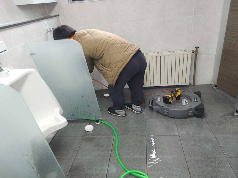 검단구 소변기막힘 작업사례 4